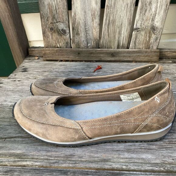 Eddie Bauer Christine Womens Brown Slip On Comfort Shoes SZ 8 - Picture 4 of 12